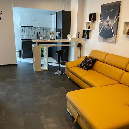 Fancy Westpark 2 Residence Lakeview W7 Bukarest Eksteriør billede