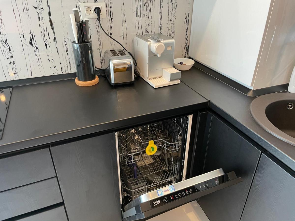 Fancy Westpark 2 Residence Lakeview W7 Bukarest Eksteriør billede