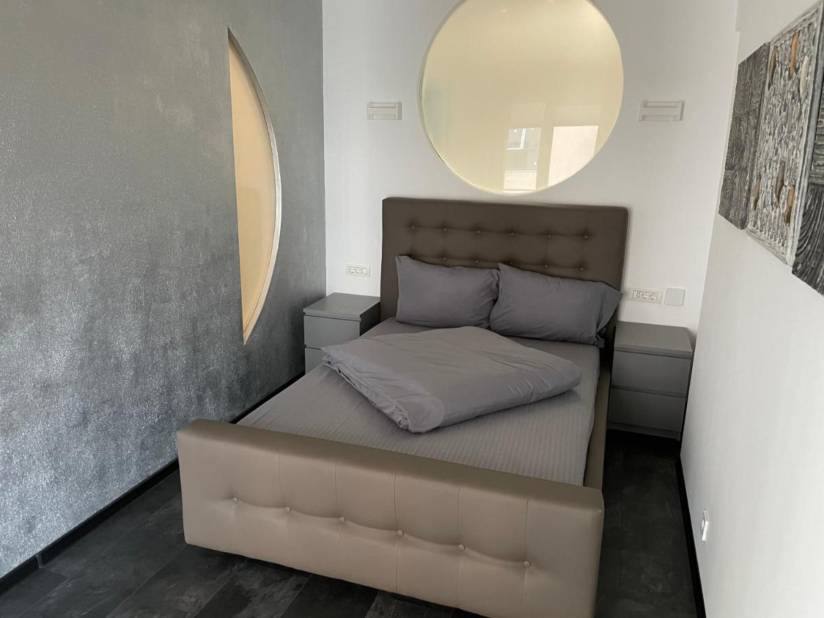 Fancy Westpark 2 Residence Lakeview W7 Bukarest Eksteriør billede