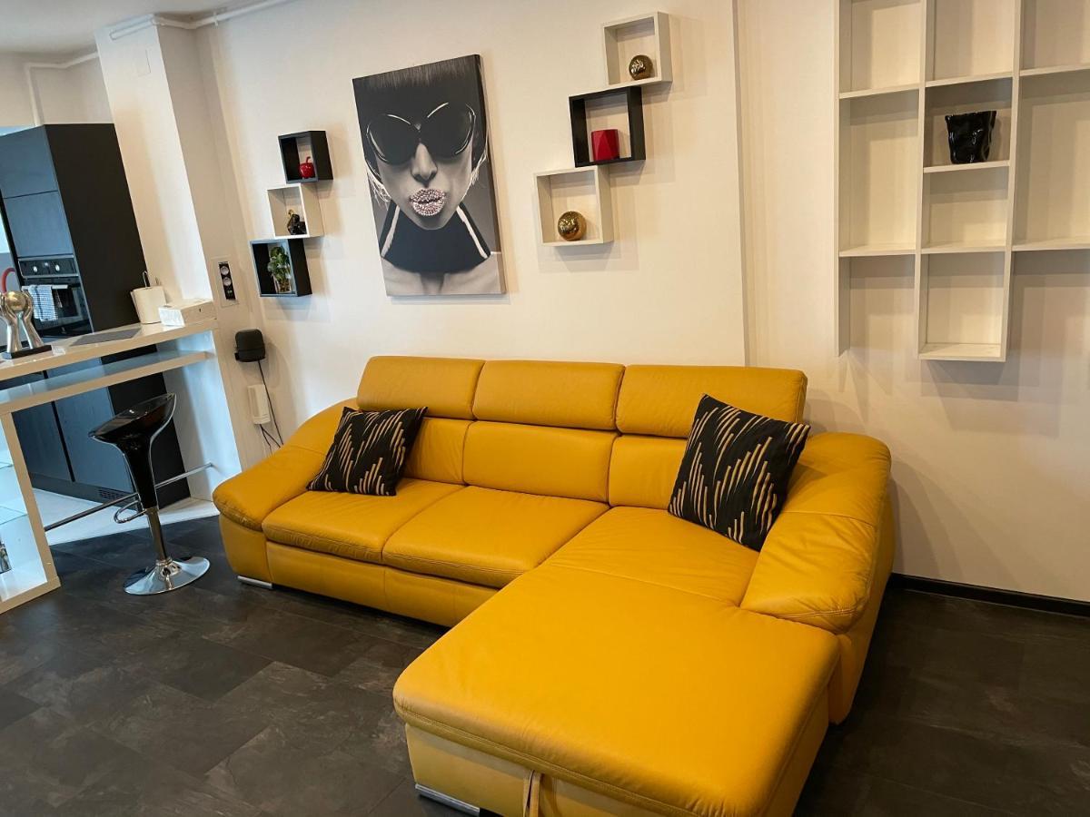 Fancy Westpark 2 Residence Lakeview W7 Bukarest Eksteriør billede