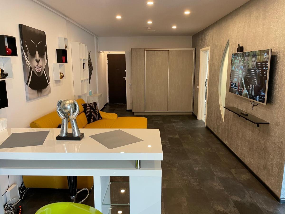 Fancy Westpark 2 Residence Lakeview W7 Bukarest Eksteriør billede
