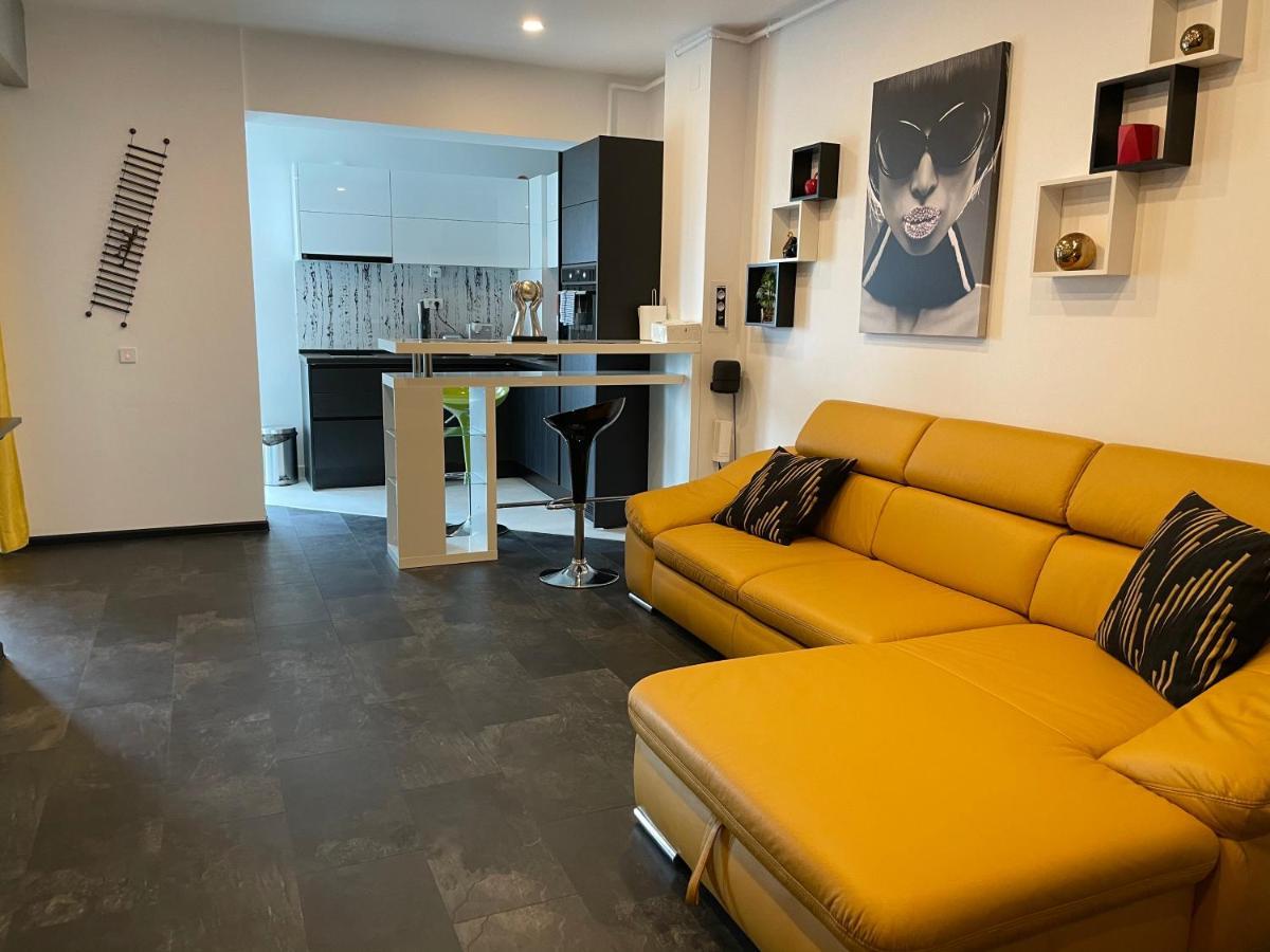 Fancy Westpark 2 Residence Lakeview W7 Bukarest Eksteriør billede