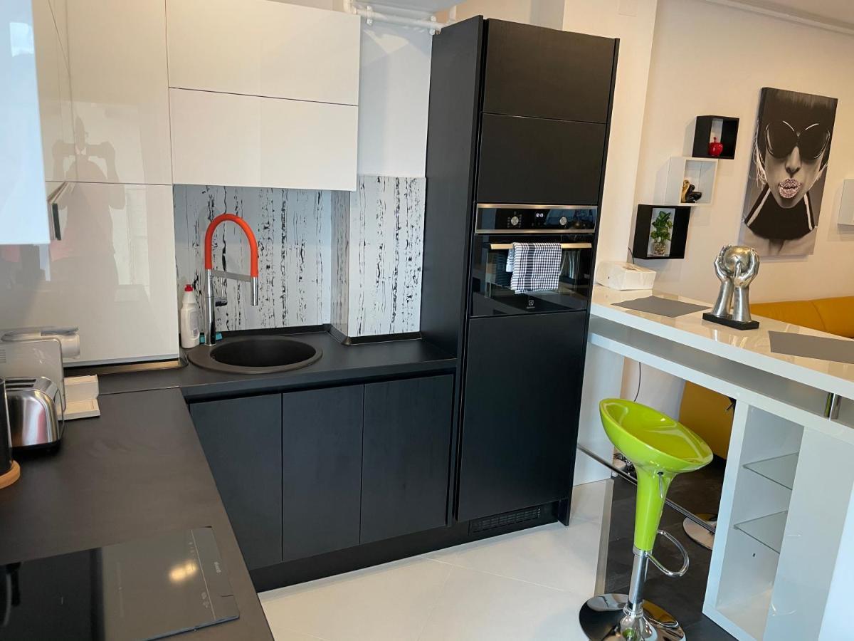 Fancy Westpark 2 Residence Lakeview W7 Bukarest Eksteriør billede