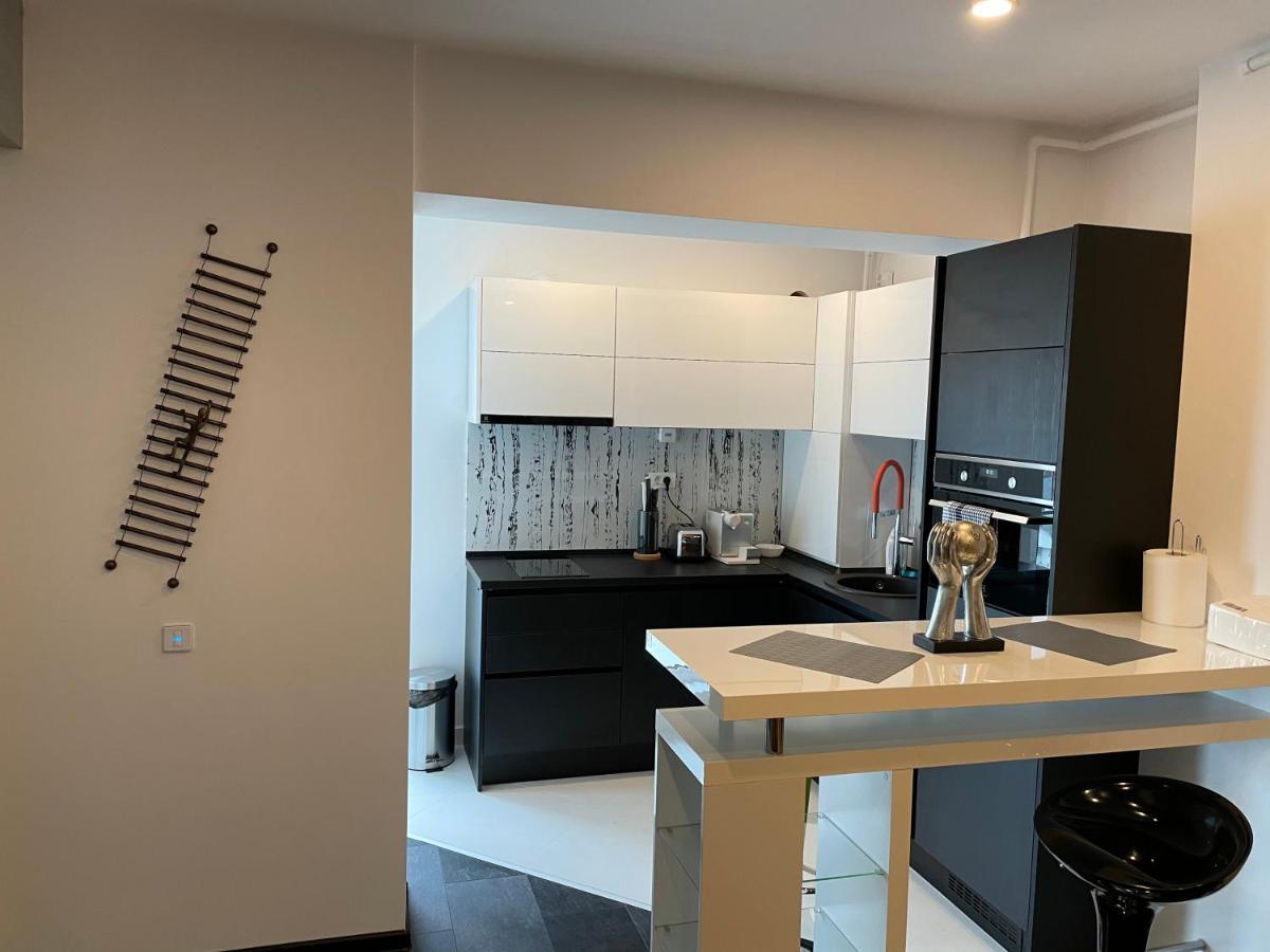 Fancy Westpark 2 Residence Lakeview W7 Bukarest Eksteriør billede