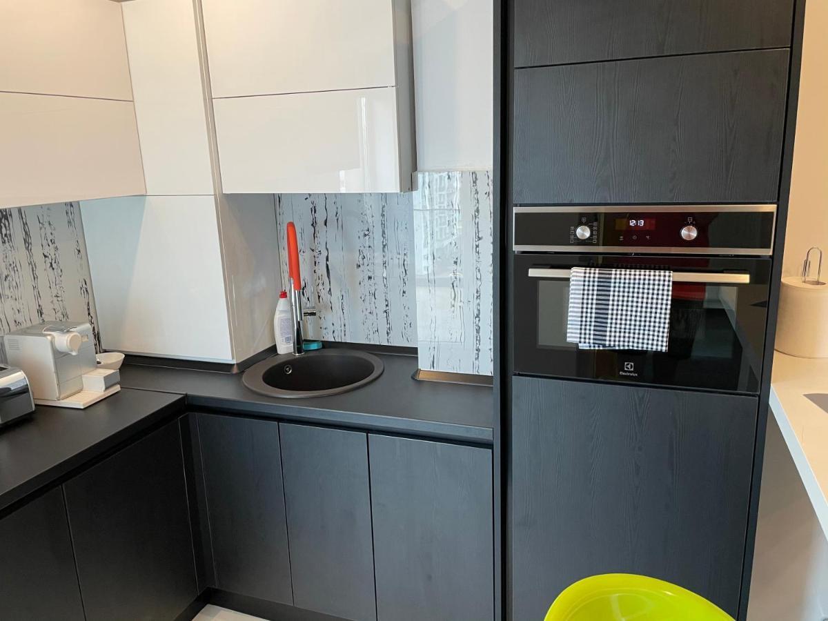 Fancy Westpark 2 Residence Lakeview W7 Bukarest Eksteriør billede