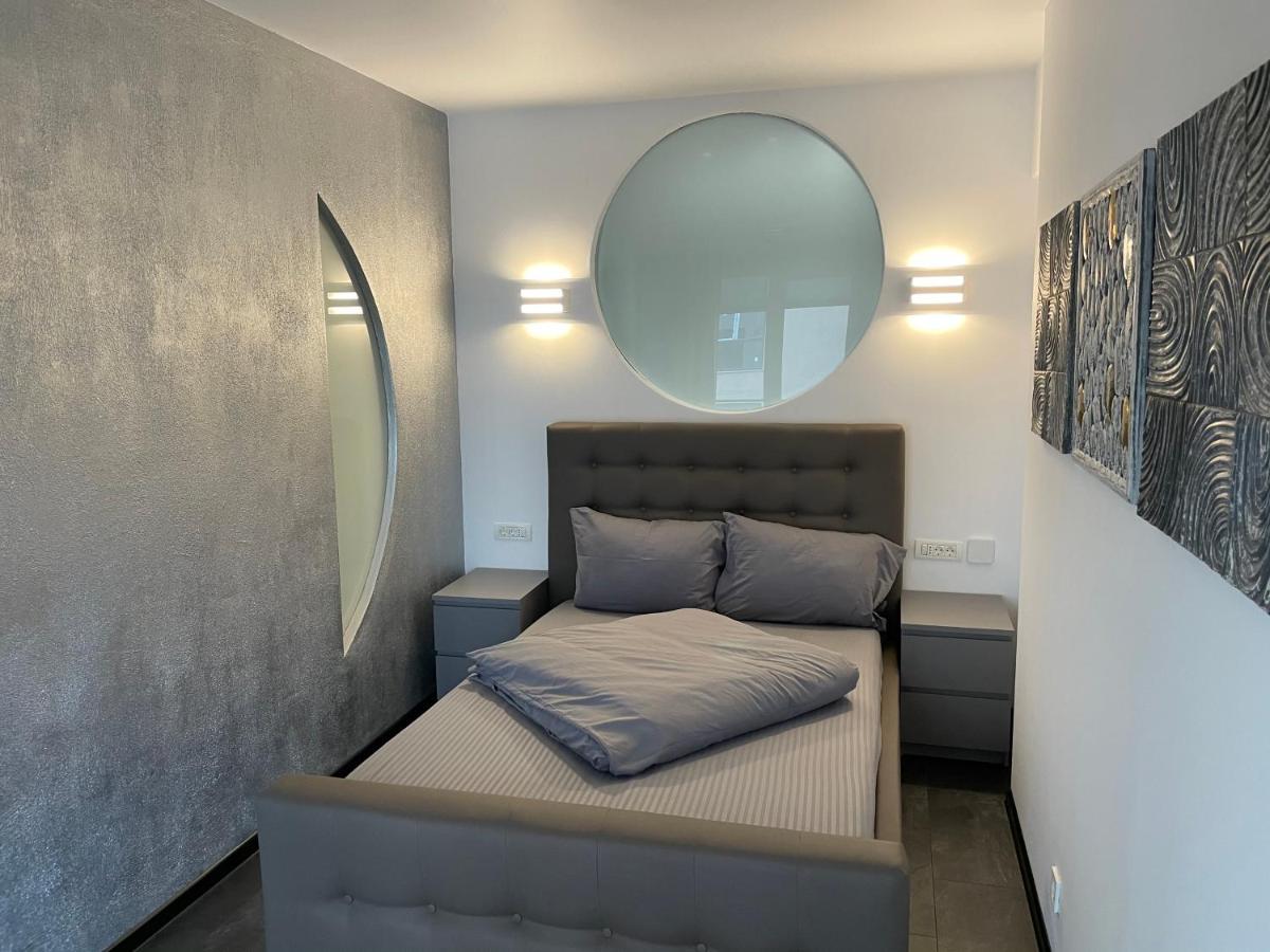 Fancy Westpark 2 Residence Lakeview W7 Bukarest Eksteriør billede